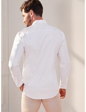 Men Solid Button Front Pocket Shirt